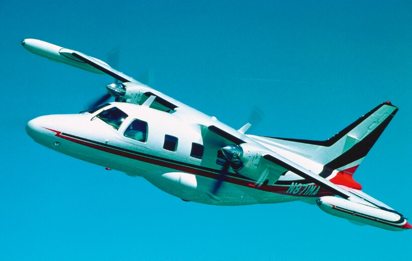 1963 年，第一架MU-2A小型多用途飛機，首次成功飛行